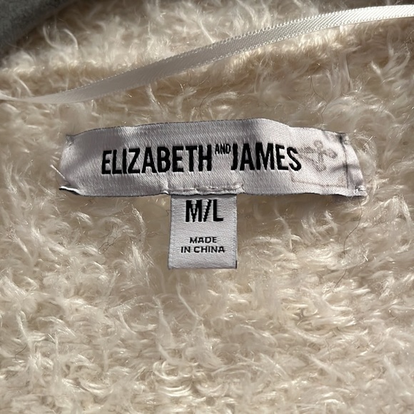 Oversized fuzzy snap front cardigan - wool blend. Elizabeth and James. ADORABLE - Picture 3 of 7